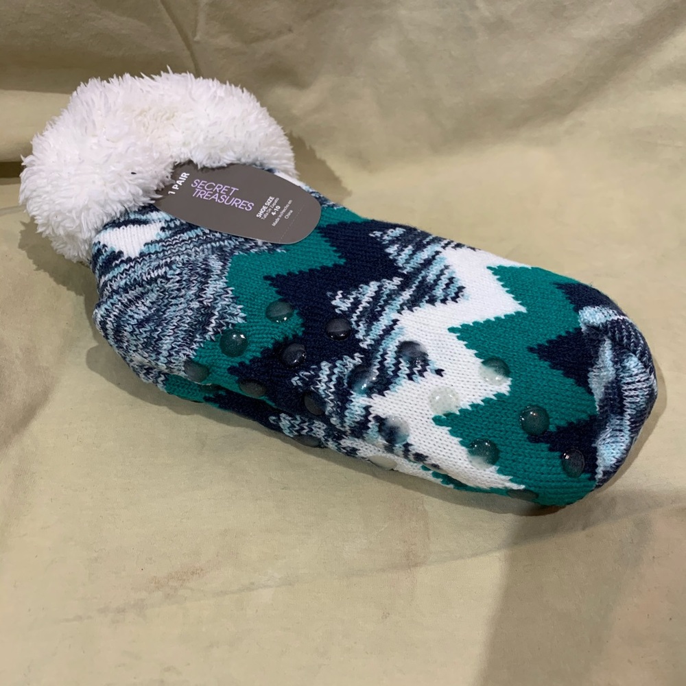⭐️3 for $20⭐️SECRET TREASURE FUZZY SLIPPER SOCKS
